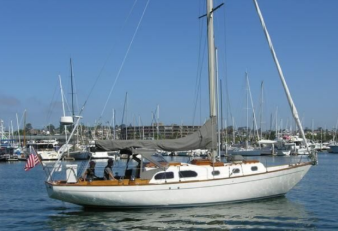 Pearson Invicta (sloop rig)