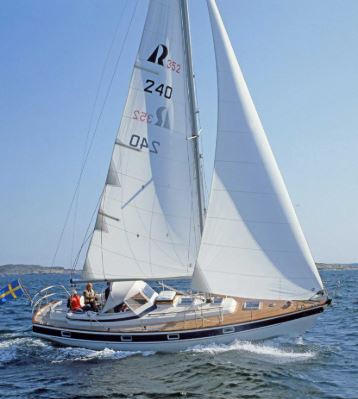 Hallberg Rassy 352